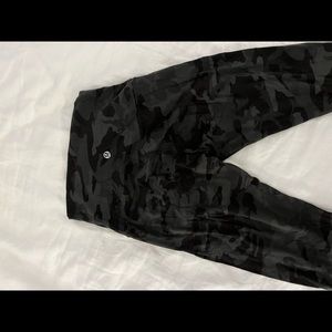 Lululemon Green Camo Align Leggings Size 2 💞 28 in length